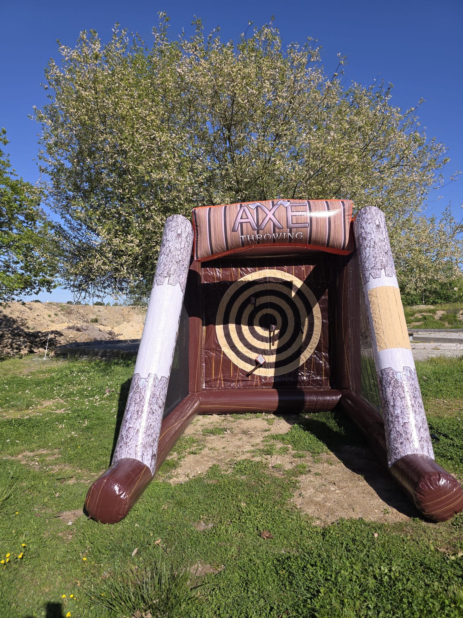 Lancer de hache gonflable